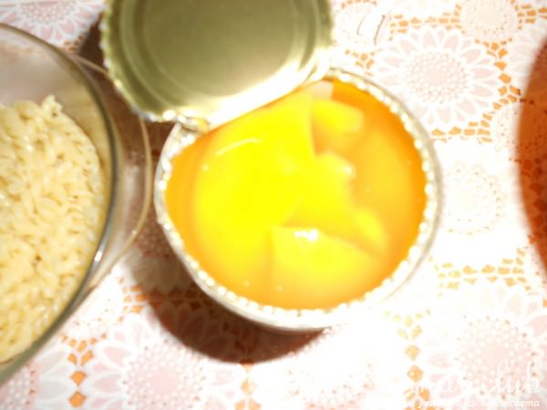 Макаронная запеканка с творогом и консервированным манго