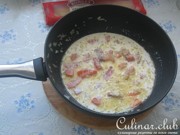 Сливочная паста с красной рыбой и икрой