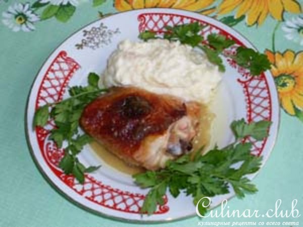 Куриные бедрышки с яблочным пюре 