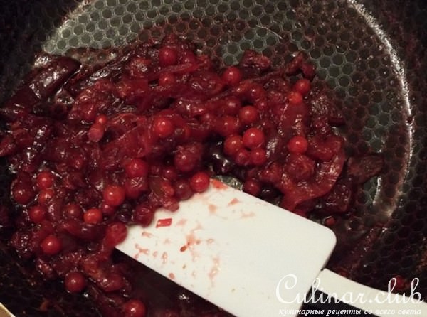 Куриные грудки с клюквенным мармеладом