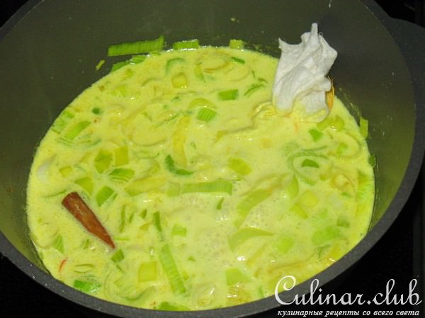 Карри с курицей, нутом, цветной капустой и кокосовым молоком. 