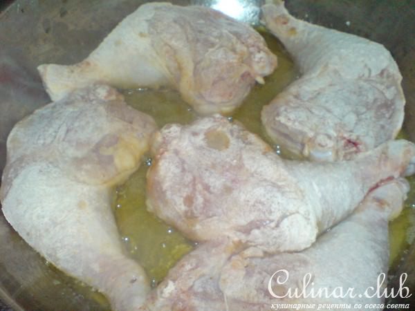 Куриные окорочка с паприкой и луком