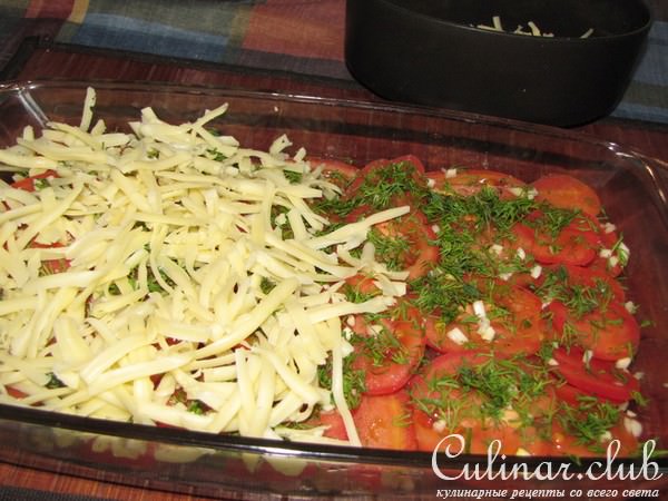 Куриная грудка, запечённая с баклажанами и помидорами