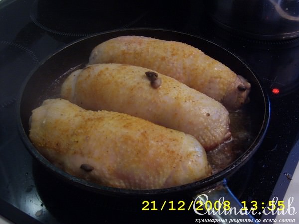 Куриные рулетики с грибной начинкой.