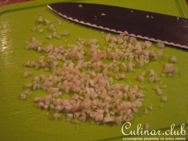 Курица в сметанном соусе со спагетти