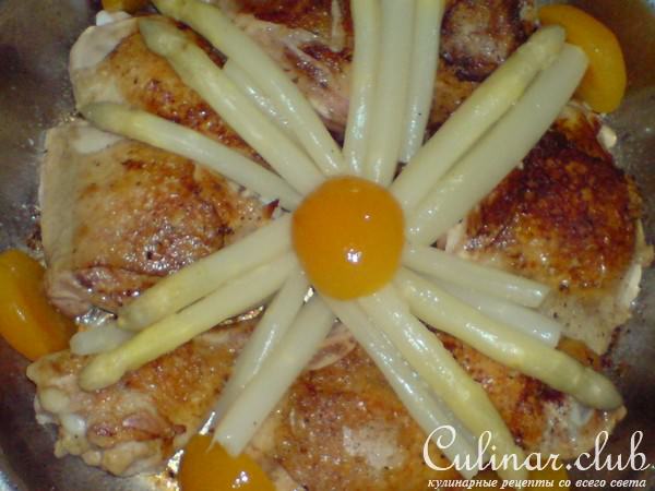 Курятина со спаржей и абрикосами
