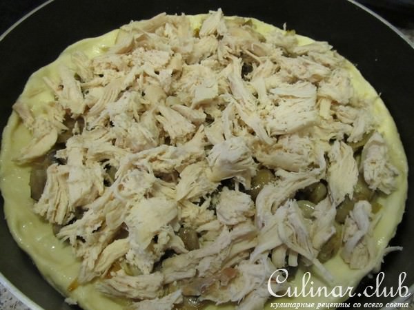 Пирог с куриным филе и грибами на скорую руку