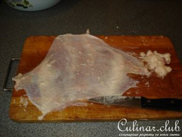 Куриные колбаски, котлетки и куриный бульон в дополнение 
