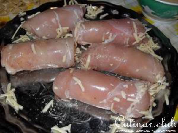 Куриные рулетики с сыром и ананасами в кляре