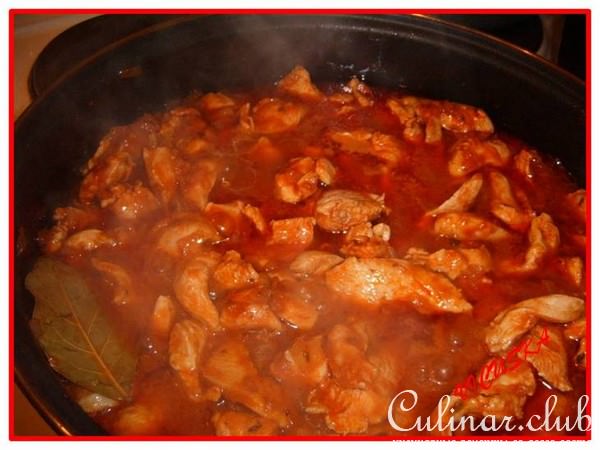 Огнеопасный чили с фасолью, грудинкой и рисом.