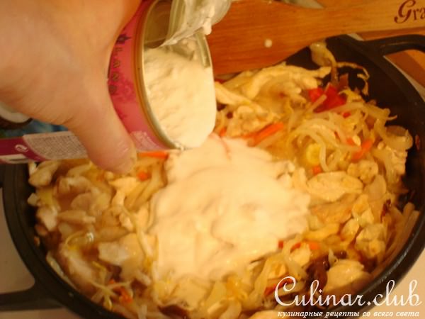 Гречневая лапша с курицей в кокосовом молоке