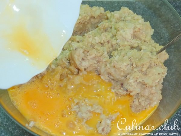 Перец фаршированный сложносочиненной начинкой с ореховым вкусом