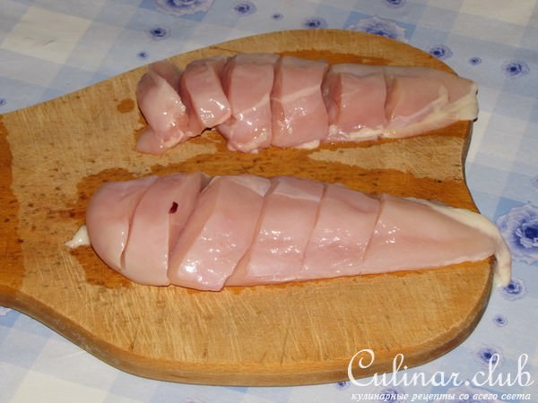 Куриные грудки с айвой и винным соусом