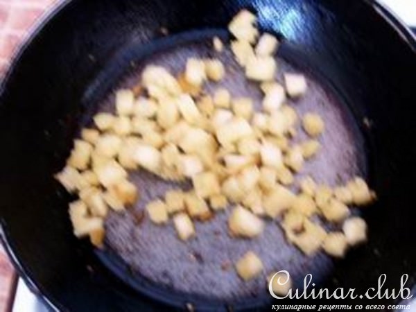 Котлеты из овощей и курица, тушенная в сметанно-горчичном соусе