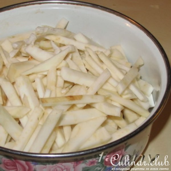 Запеканка из корневого сельдерея с курицей