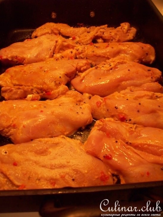 Куриные грудки с ананасами.