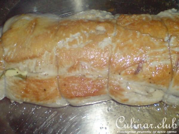 Рулет "Cordon Bleu " из индейки с базиликовым песто