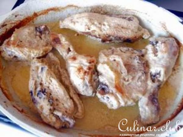 Котлеты из овощей и курица, тушенная в сметанно-горчичном соусе