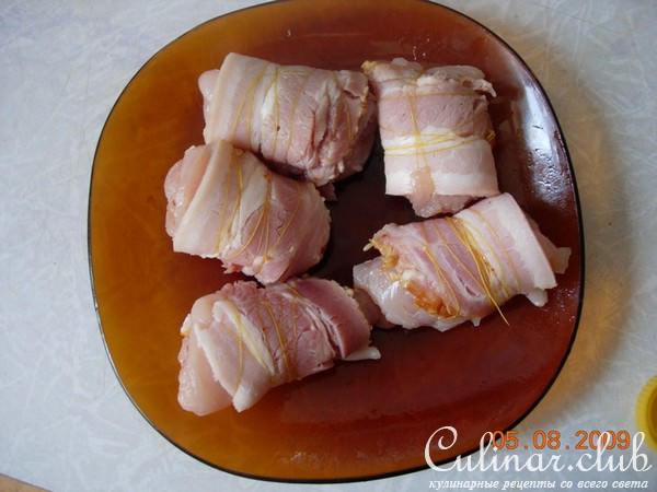 мини рулеты из куриной грудки.