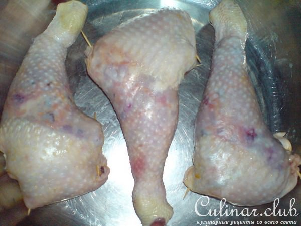 Куриные окорочка,фаршированные курагой,брусникой,чили и морковью