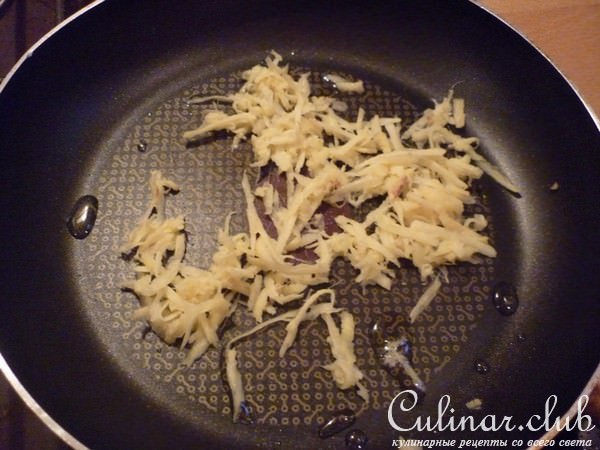 Куриное филе с персиками, помидорами и имбирём