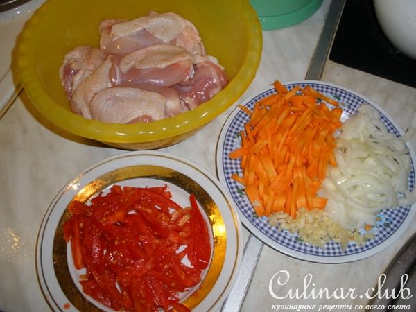 Тушеная курочка в овощах.