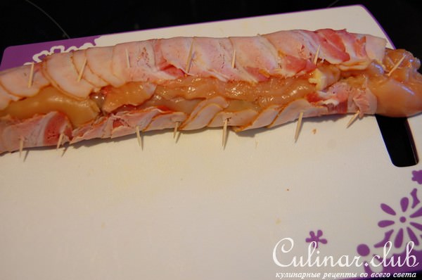 Рулет куриный с грибной начинкой