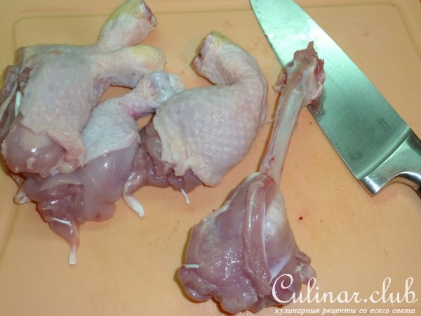 Фаршированные куриные голени с малиновым соусом