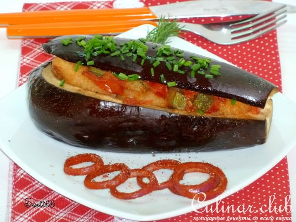 Филе цыпленка "Золотой петушок", запеченное с овощами в маринованном баклажане