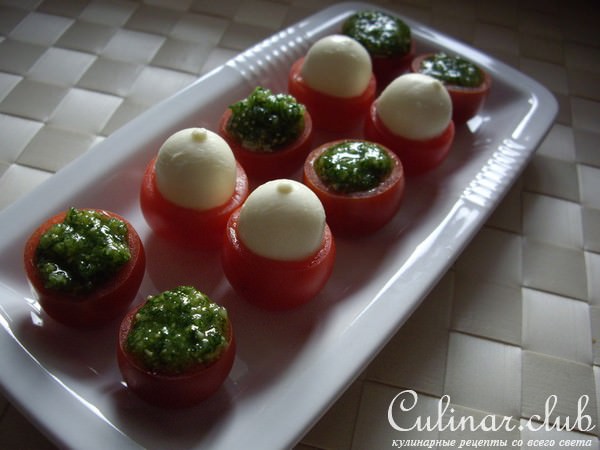 Кордон Блю из мяса цыплёнка с "Капрезе“