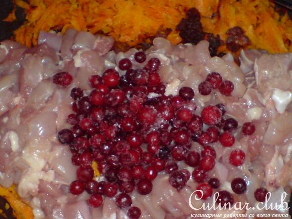 Куриные окорочка,фаршированные курагой,брусникой,чили и морковью