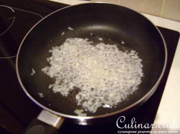 Курица тушёная с помидорами и рисом