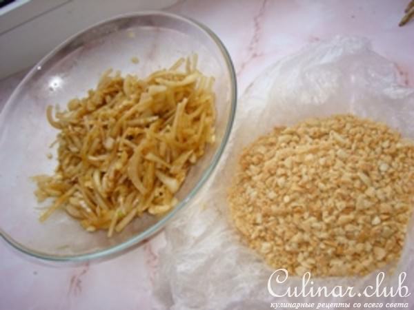 Куриная грудка с арахисом