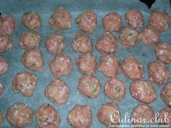 Куриные фрикадельки с лимонной ноткой и огуречно-йогуртовым соусом