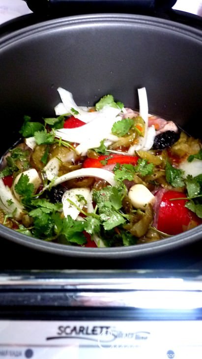 Ароматная курица с овощами (мультиварка)