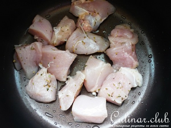 Томатный соус с курицей
