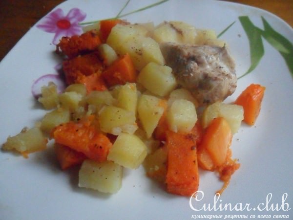 Куриное филе с тыквой и картофелем