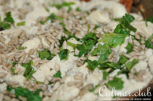 Быстрая курочка с семечками и травами.