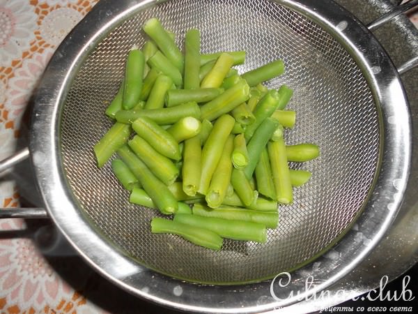 Нежная курочка с чесноком и травами с тушеными овощами и сыром