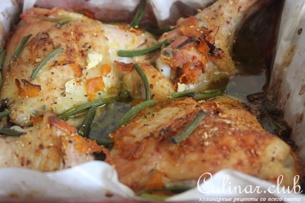 Запеченные куриные окорочка с апельсином и чесночными стрелками