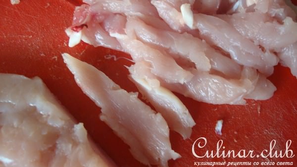 Спагетти с курицей в соусе из цветной капусты