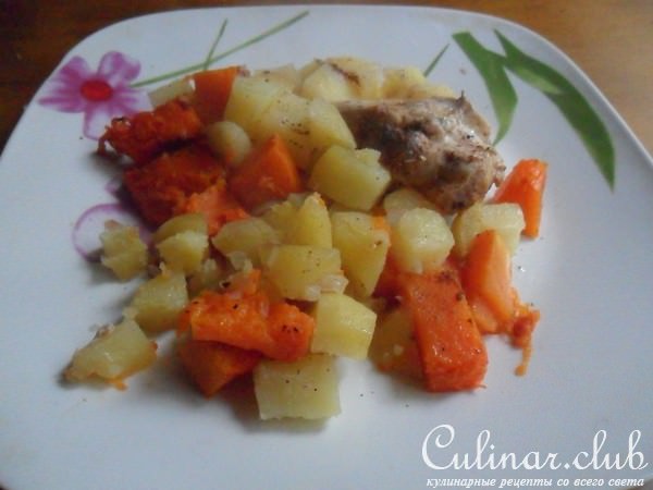 Куриное филе с тыквой и картофелем