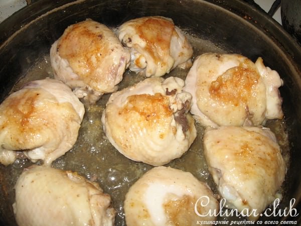 Курочка под соусом из овощей