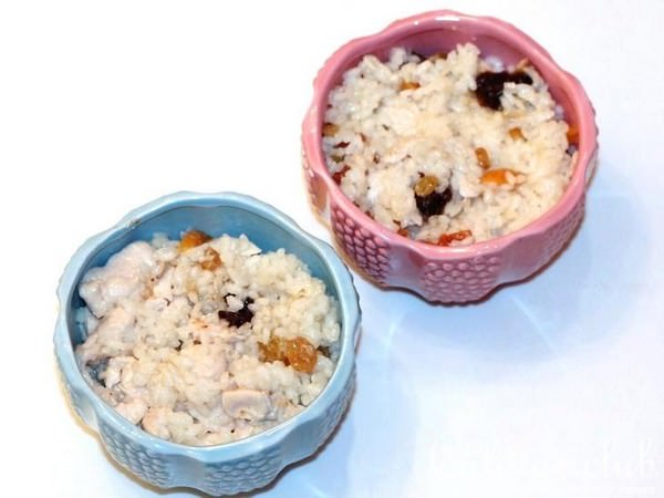 Курочка с сухофруктами в горшочках