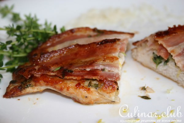 Куриные грудки с пармезаном и беконом
