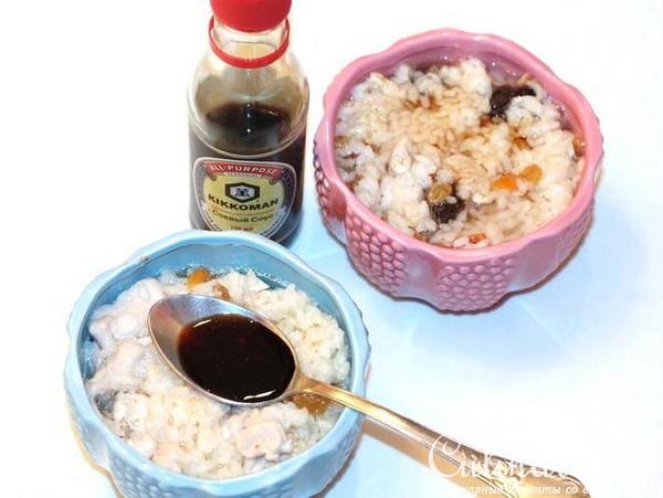 Курочка с сухофруктами в горшочках
