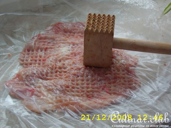 Куриные рулетики с грибной начинкой.