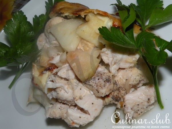 Филе куриное с яблоками запеченное в духовке под сырной корочкой