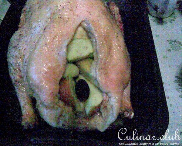 Гусь Рождественский с яблоками и черносливом