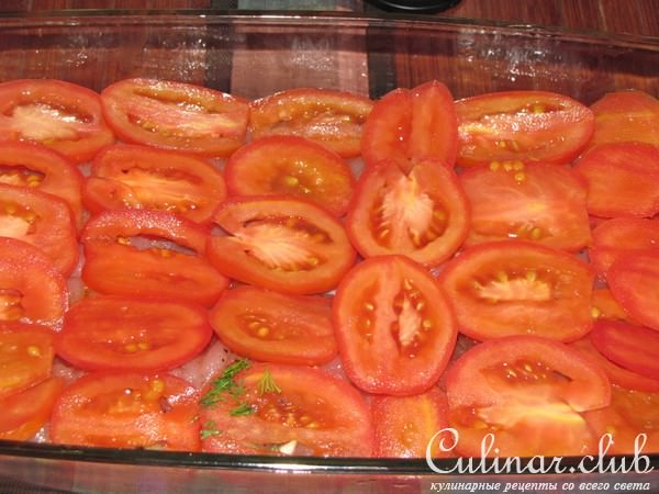 Куриная грудка, запечённая с баклажанами и помидорами